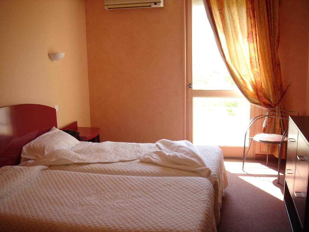 L'Esplan Hotel Saint-Paul-Trois-Châteaux Habitación foto